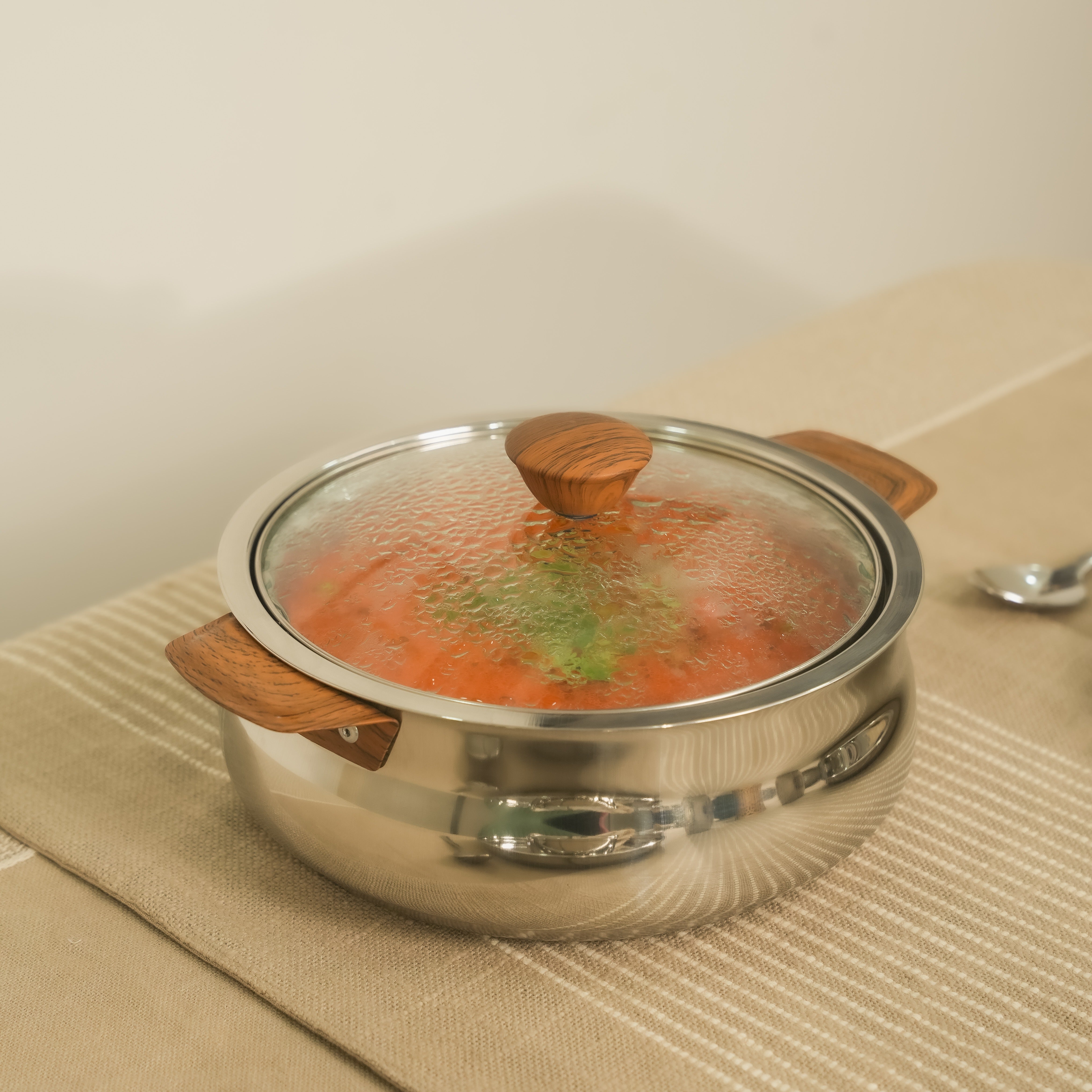 SUNCASA Festa DoubleWall PUF Insulated Serving Casserole with  Lid, 2.65 L